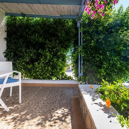 Orizontes Boutique Studios *