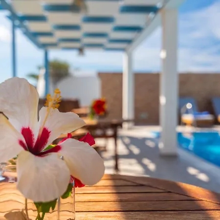 Orizontes Boutique Studios *