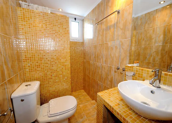 Orizontes Boutique Адамас