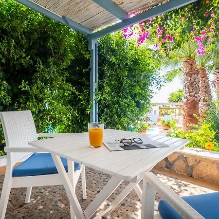 Orizontes Boutique Αδάμας